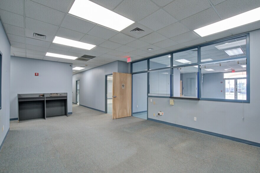 More Photos Of 4210 E Main Ave, Alton Office For Sale