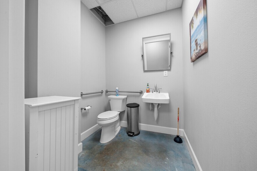 More Photos Of 943 NW 17th Ave, Ocala Warehouse For Sale