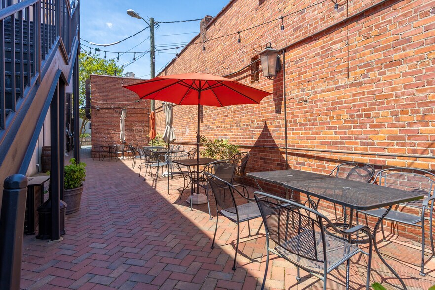 More Photos Of 105 E Center St, Mebane Office For Lease