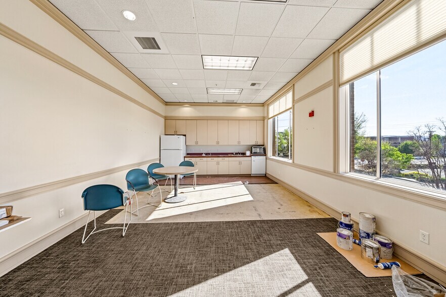 More Photos Of 1501 E McAndrews Rd, Medford Medical For Lease