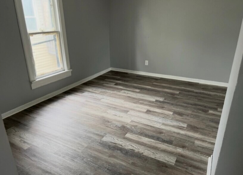 More Photos Of , Jamestown Unknown For Sale