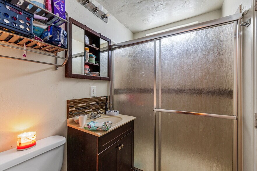 More Photos Of 715 Dixieanne Ave, Sacramento Apartments For Sale
