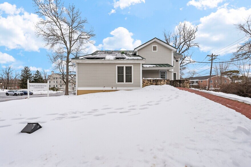 More Photos Of 3 Mapleton Rd, Princeton Office For Sale