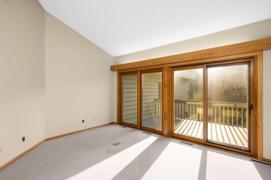 More Photos Of 7815 Telegraph Rd, Bloomington Office For Sale