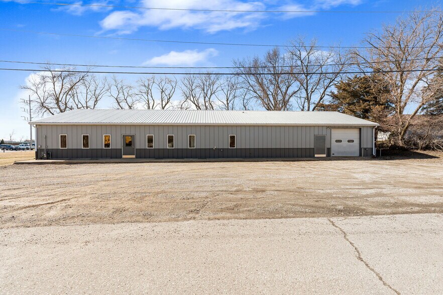 More Photos Of 438 Highway Ave S, Blooming Prairie Office For Sale