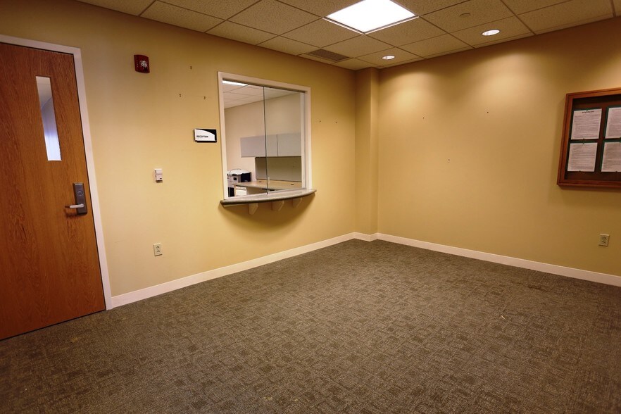 More Photos Of 107 Mount Nebo Pointe Dr, Pittsburgh Medical For Lease