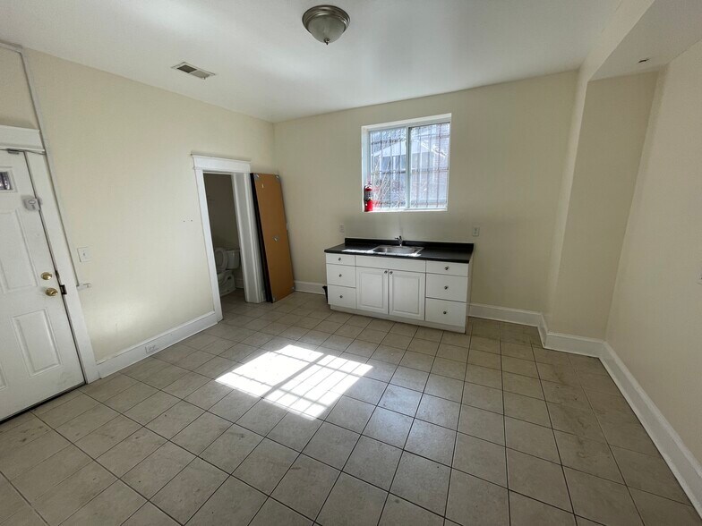 More Photos Of 3938 Benning Rd NE, Washington Office Residential For Sale