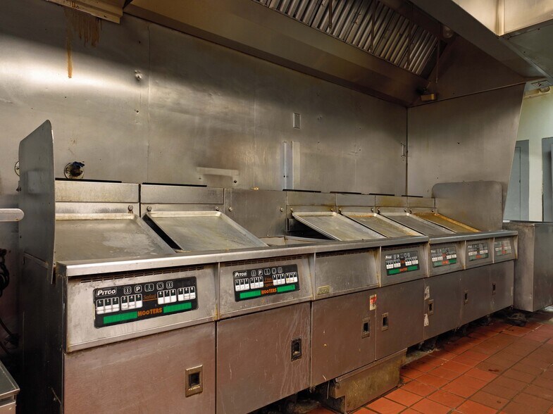 More Photos Of 5195 Fernandina Rd, Harbison Restaurant For Sale