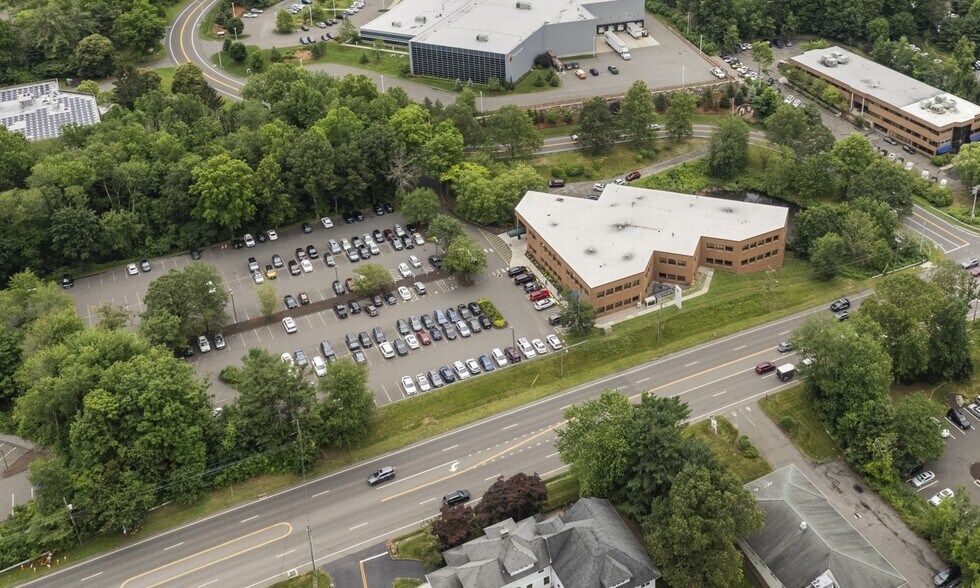 More Photos Of 15 Corporate Dr, Trumbull Medical For Lease