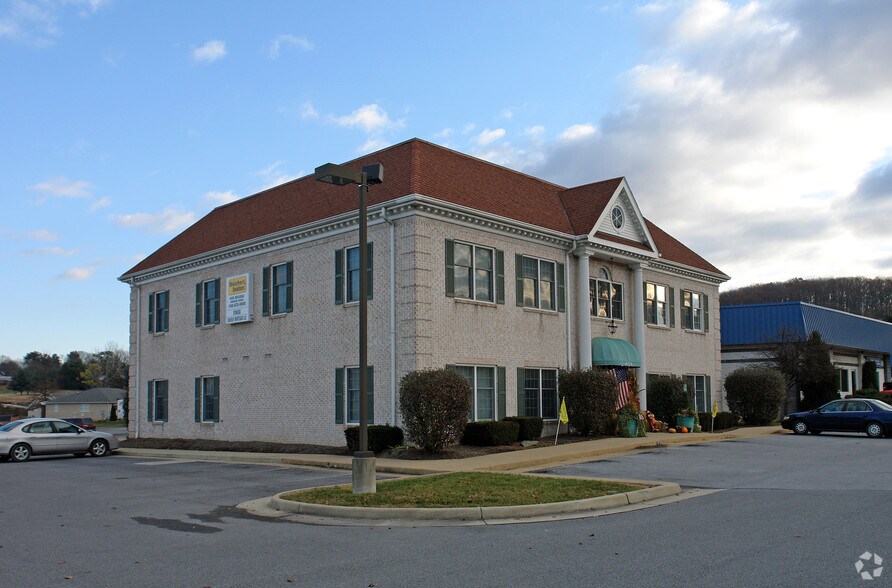 More Photos Of 824 John Marshall Hwy, Front Royal Office For Lease