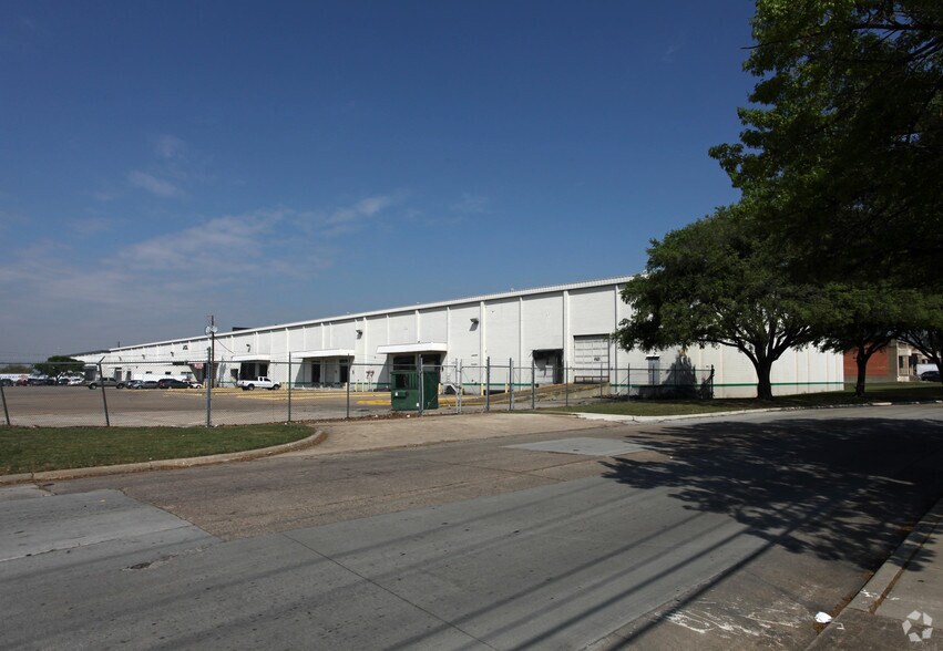 Primary Photo Of 2667-2677 Northaven Rd, Dallas Warehouse For Lease