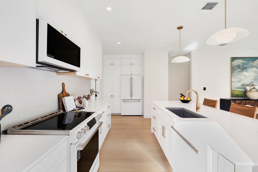 More Photos Of 3528 Gonzales St., Austin Apartments For Sale