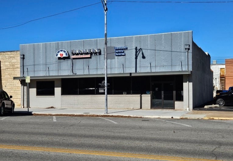 Primary Photo Of 220 W Broadway Ave, Enid Storefront For Sale