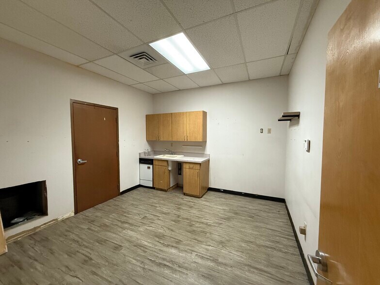 More Photos Of 920 Garland Ave, Spokane General Retail For Lease
