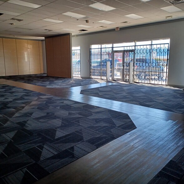 More Photos Of 3245 N Main St, Keokuk Storefront Retail Office For Sale