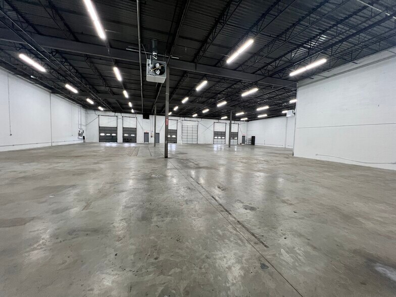 More Photos Of 2575 Cobb International Blvd, Kennesaw Warehouse For Lease