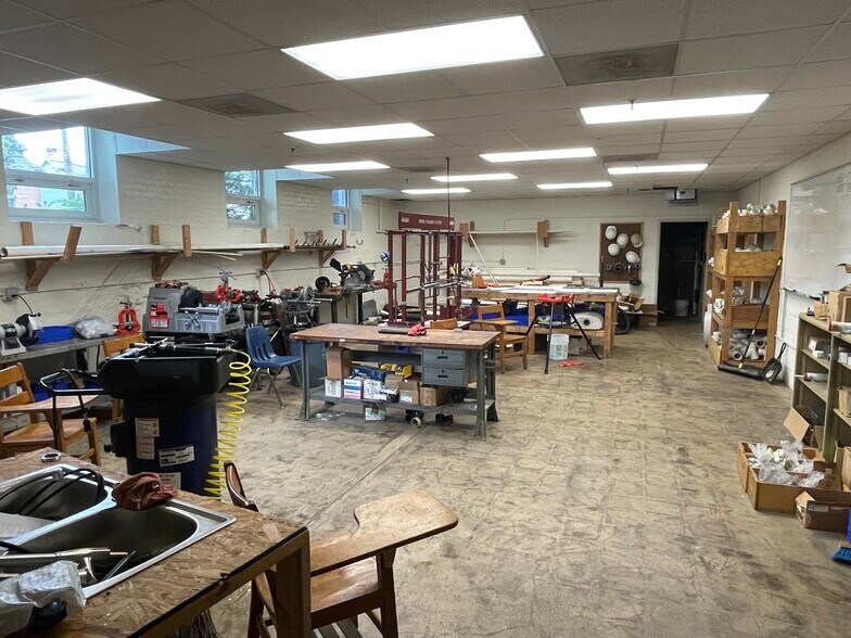 More Photos Of 530 N Locust St, Hagerstown Office For Sale