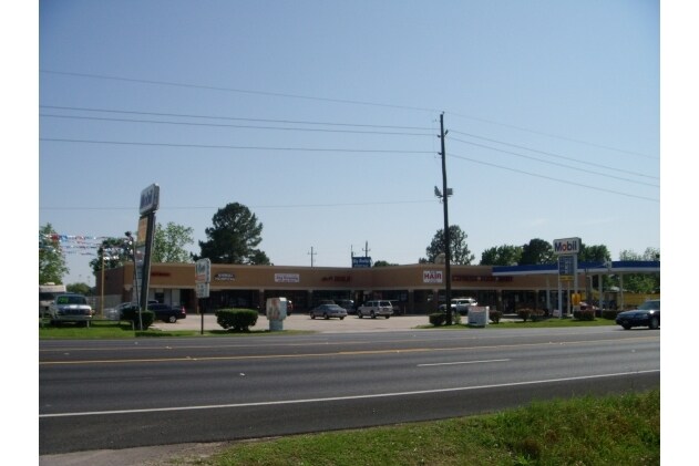 More Photos Of 4019-4031 FM-2920, Spring Unknown For Lease