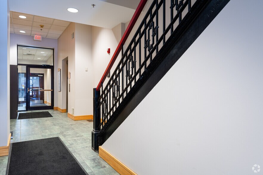 More Photos Of 70 W Chippewa St, Buffalo Office For Lease