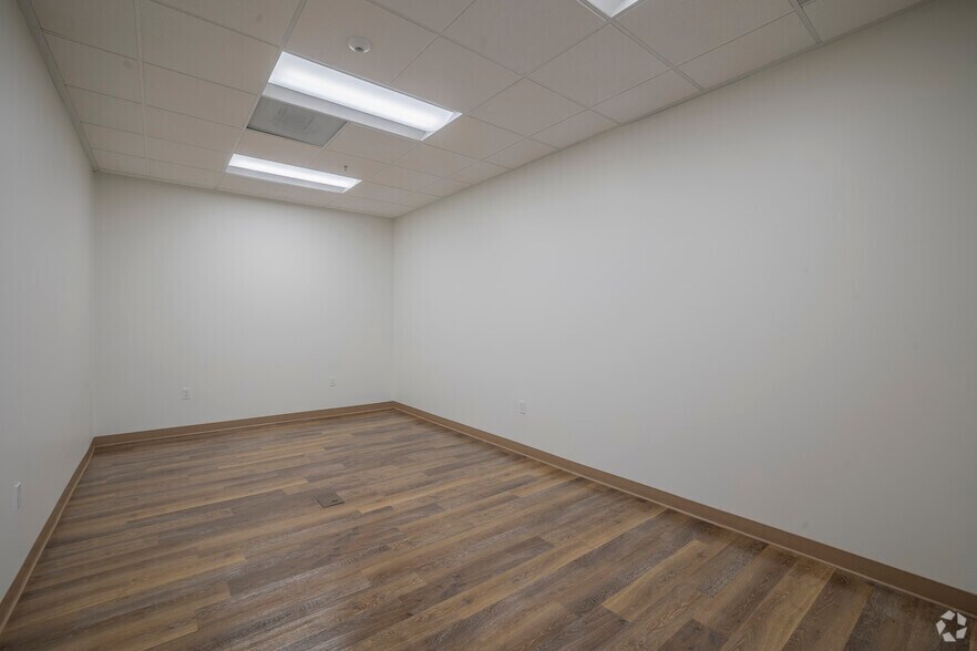 More Photos Of 2380 Williams St, San Leandro Warehouse For Lease