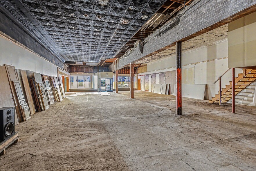 More Photos Of , Bay City General Retail For Sale