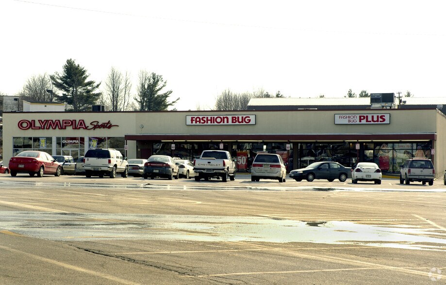 More Photos Of 10-180 Elm Plz, Waterville Storefront For Lease