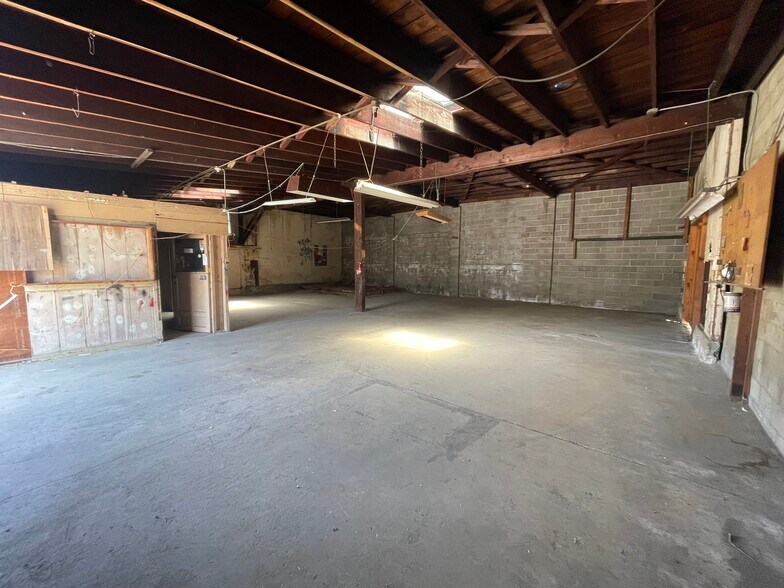 More Photos Of 1360 Newport Ave, Long Beach Warehouse For Sale