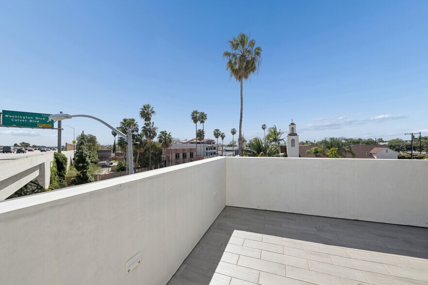 More Photos Of 11259 Washington Blvd, Culver City Office For Sale