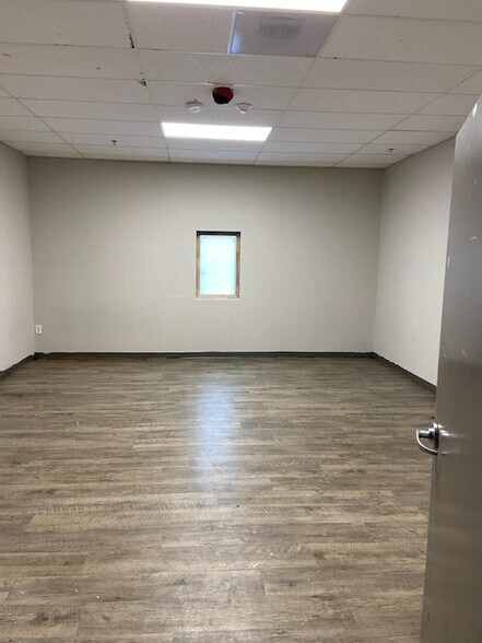 More Photos Of 2704 Highmarket St, Georgetown Freestanding For Sale