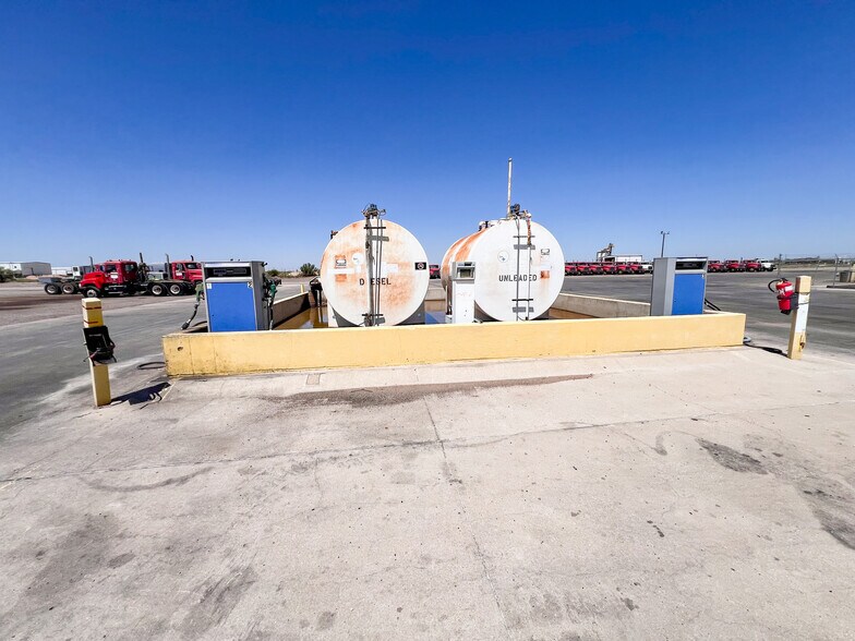 More Photos Of 3201 W Murphy St, Odessa Warehouse For Sale