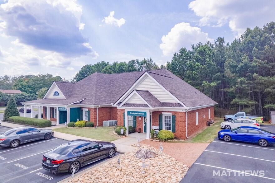 More Photos Of 210 Hannahs Mill Rd, Thomaston Medical For Sale
