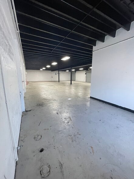 More Photos Of 5731 SW 23rd St, West Park Auto Repair For Lease