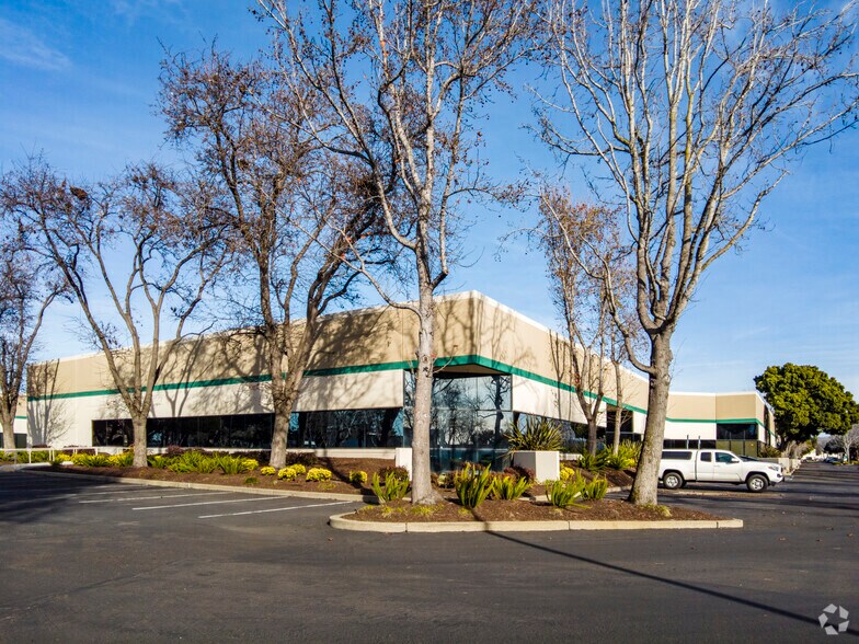 More Photos Of 2373-2389 Lincoln Ave, Hayward Research And Development For Lease