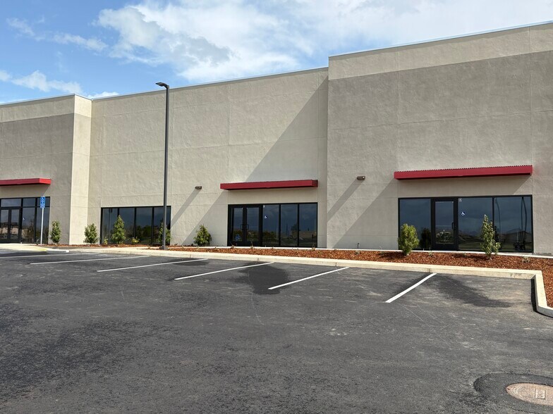 More Photos Of 11060 Mather blvd, Rancho Cordova Warehouse For Lease