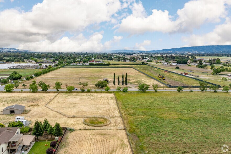 More Photos Of 1020 San Martin Ave, San Martin Land For Lease