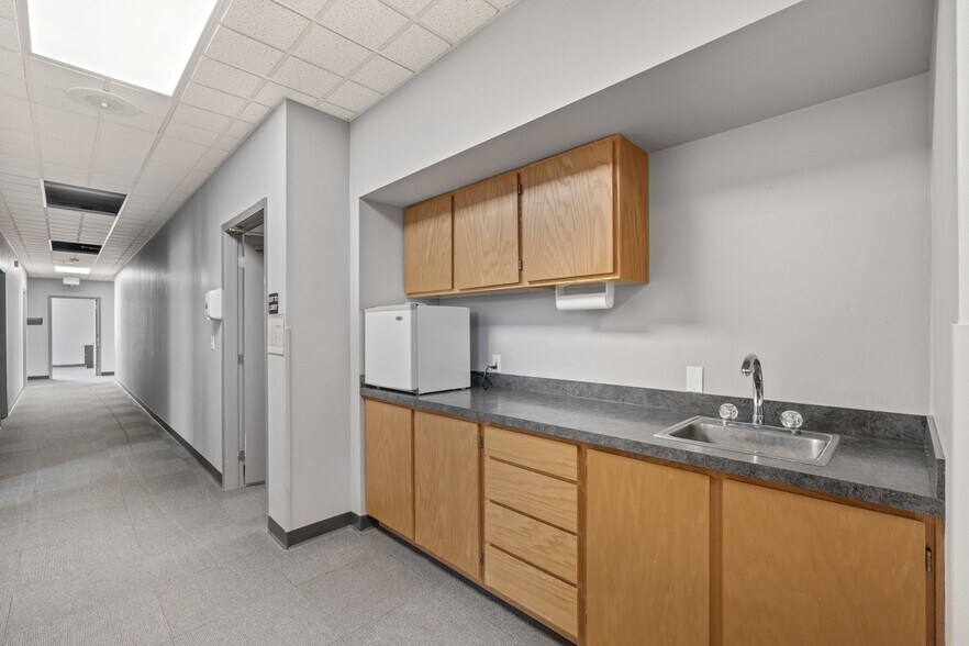 More Photos Of 1620 N Mamer Rd, Spokane Medical For Lease