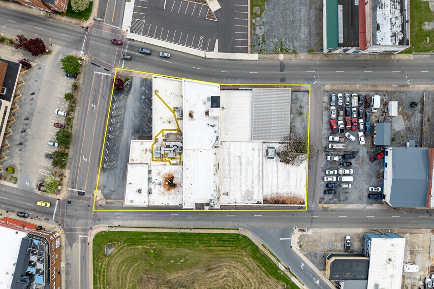 More Photos Of 204-208 W Main St, Johnson City Light Manufacturing For Sale