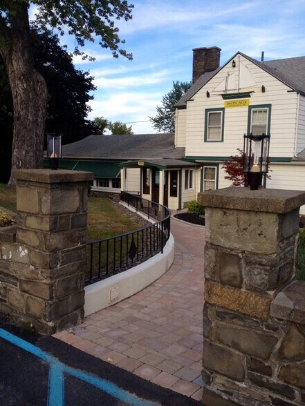 More Photos Of 1725 US-9W Hwy, Milton Hospitality For Sale