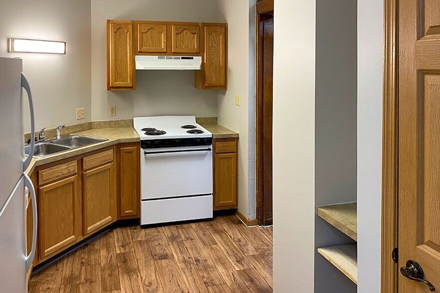 More Photos Of 600 W North St, Greenfield Apartments For Sale