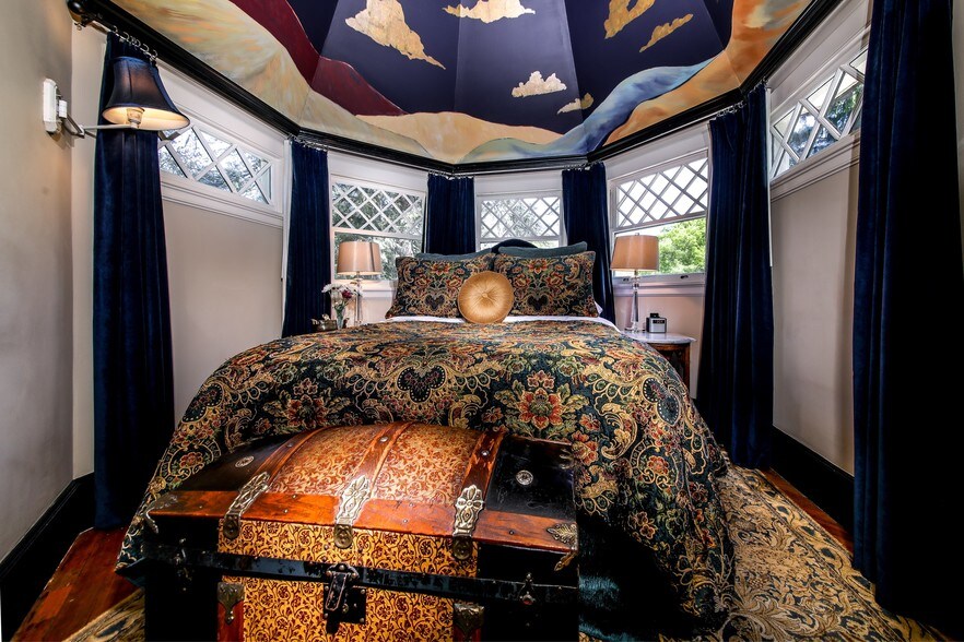 More Photos Of 288 Montford Ave, Asheville Hospitality For Sale