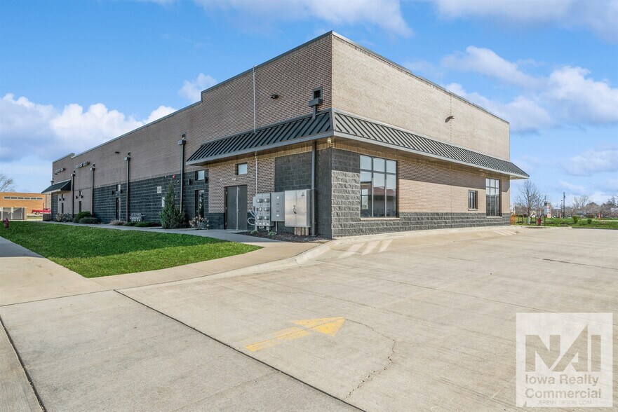 More Photos Of 680 Meade Dr, North Liberty Unknown For Sale