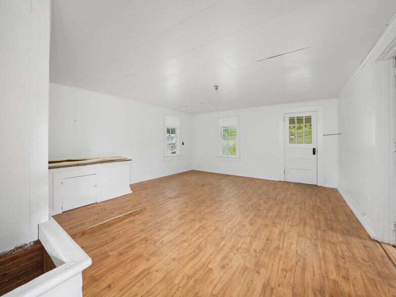 More Photos Of 5 Noland Downs Rd, Waynesville Office Residential For Sale