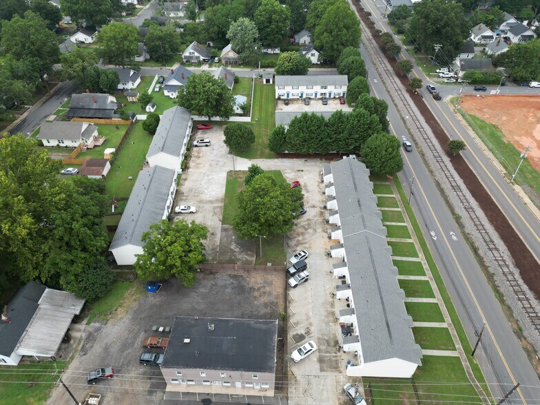 More Photos Of 600-650 S Main St, Mooresville Apartments For Sale