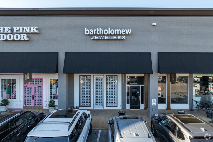 More Photos Of 4609-4637 Poplar Ave, Memphis Unknown For Lease