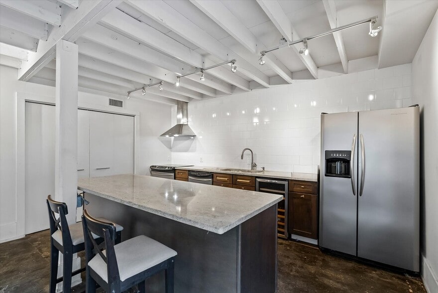 More Photos Of 1517 E 5th Ave, Tampa Office For Sale