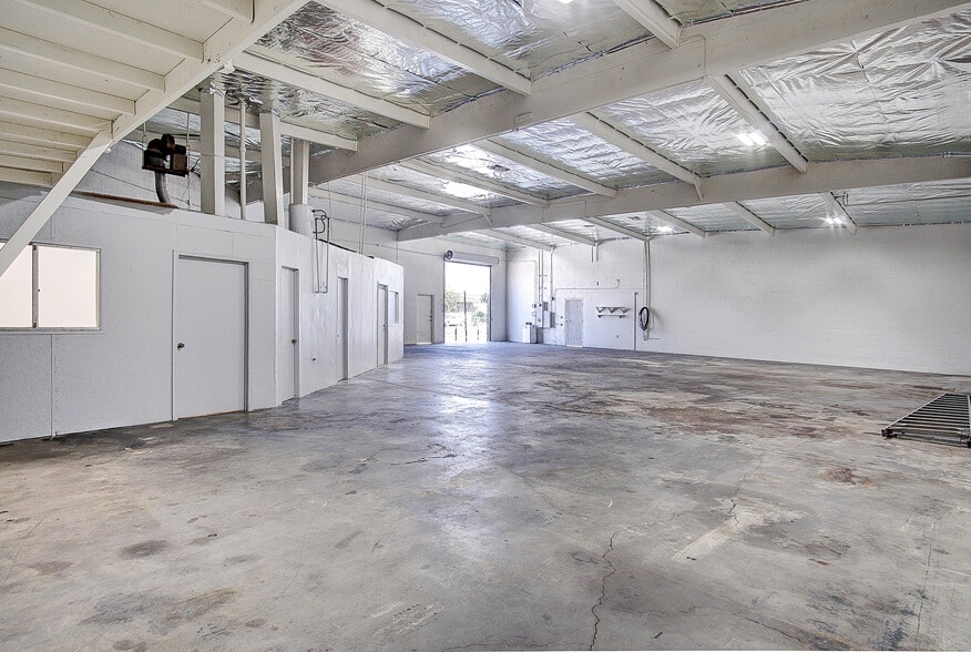 More Photos Of 15300 S Avalon Blvd, Gardena Freestanding For Lease