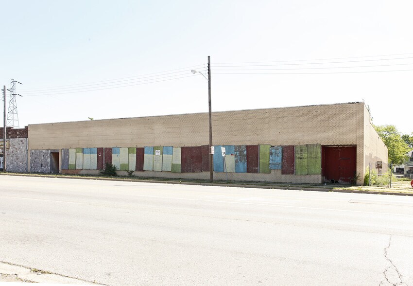 Primary Photo Of 4514 N Saginaw St, Flint Storefront Retail Office For Sale
