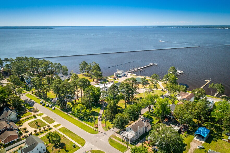 More Photos Of 738 E Main St, Belhaven Hotel For Sale