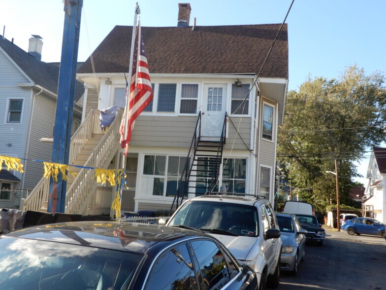 More Photos Of 105 Wood Ave, Bridgeport Light Manufacturing For Sale