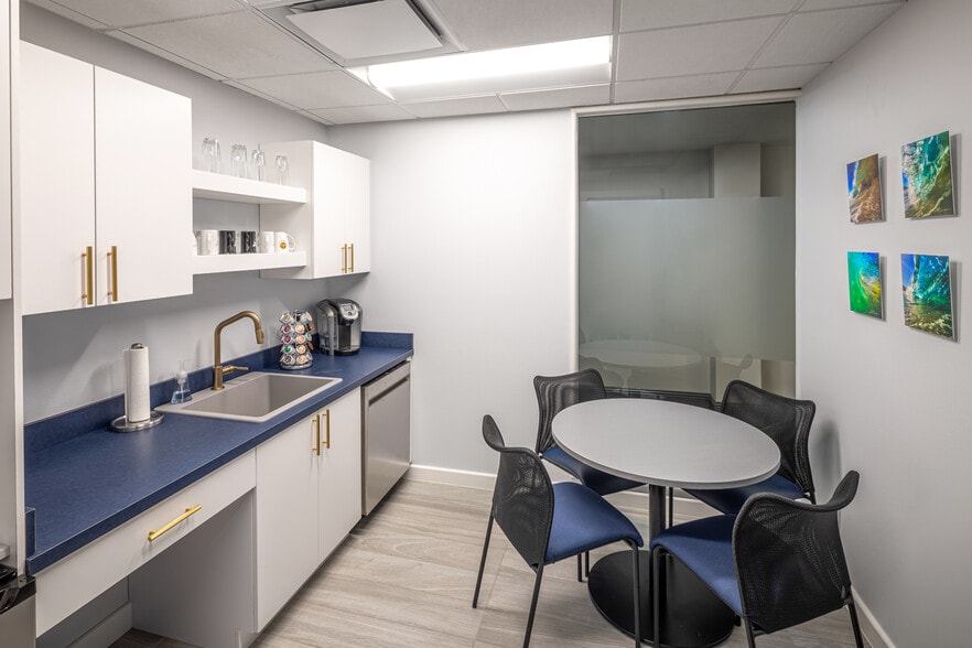 More Photos Of 2036-2098 Broadway St, Boulder Office For Lease